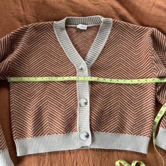 Chevron striped cardigan button cropped sweater - Picture 4 of 8